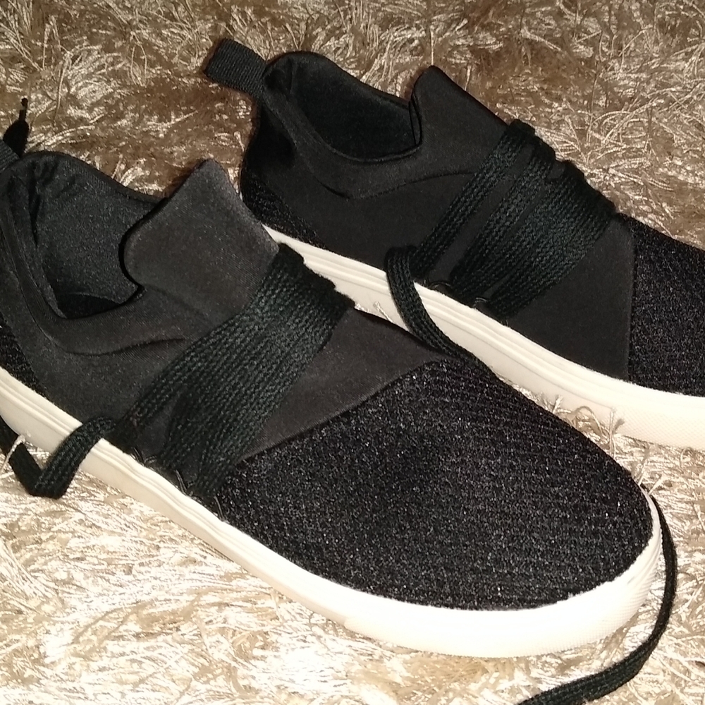 Black Memory Foam Modern Athletic Shoes